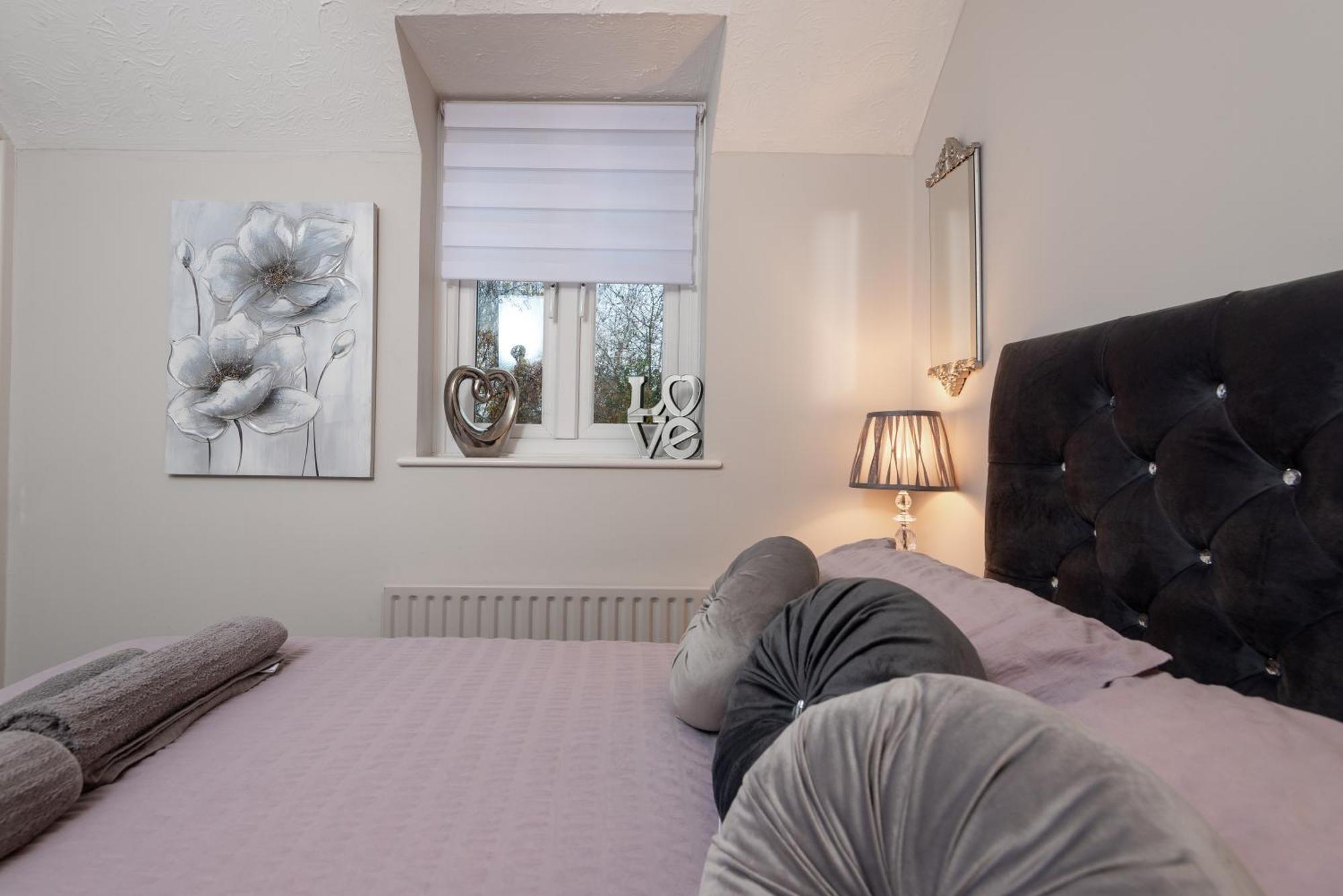 Worcester Fabulous Cherry Tree Mews Self Check In Dogs Welcome By Prior Arrangement , 2 Double Bedrooms ,Super Fast Wi-Fi, With Free Off Road Parking For 2 Vehicles Near Royal Hospital And Woodland Walks エクステリア 写真
