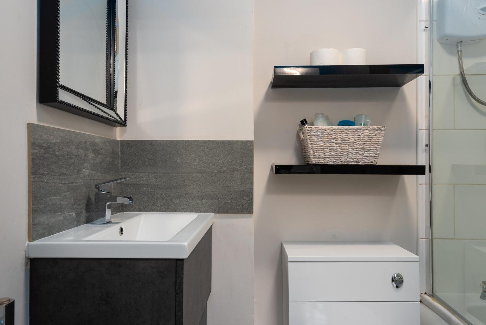Worcester Fabulous Cherry Tree Mews Self Check In Dogs Welcome By Prior Arrangement , 2 Double Bedrooms ,Super Fast Wi-Fi, With Free Off Road Parking For 2 Vehicles Near Royal Hospital And Woodland Walks エクステリア 写真